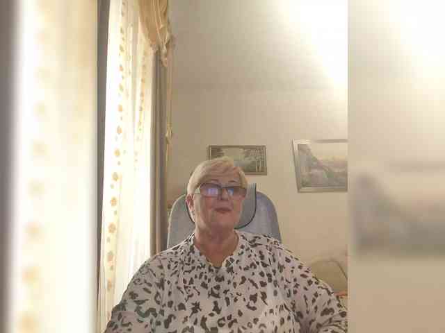 KarinkaSweet webcam