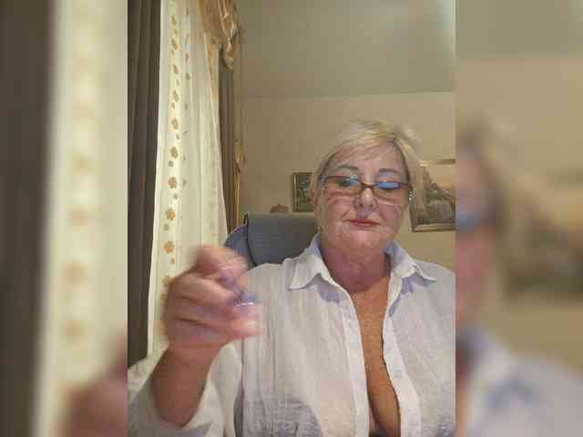 KarinkaSweet webcam