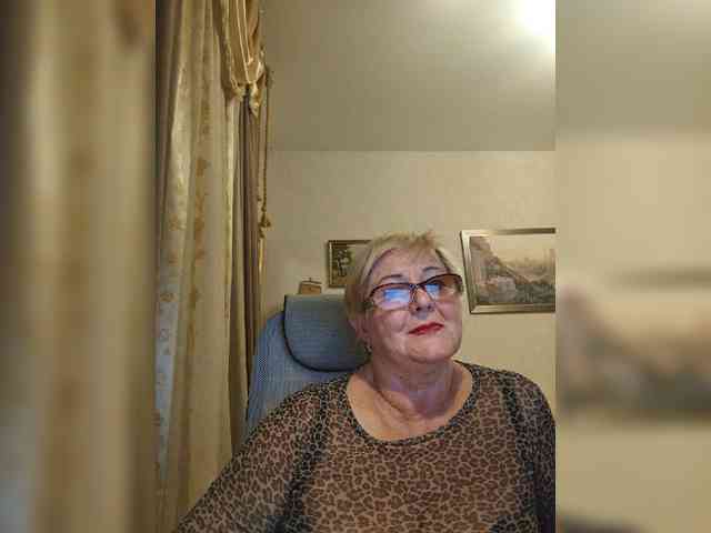 KarinkaSweet webcam