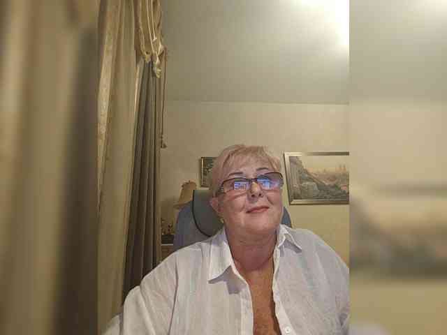 KarinkaSweet webcam