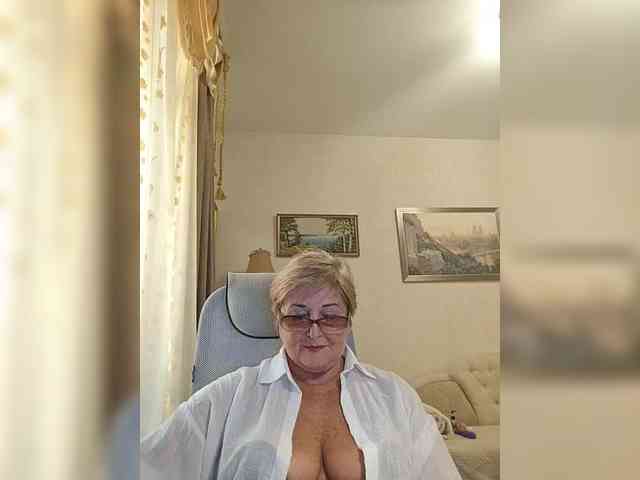KarinkaSweet webcam