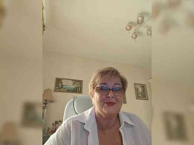 KarinkaSweet webcam