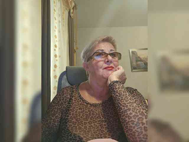 KarinkaSweet webcam