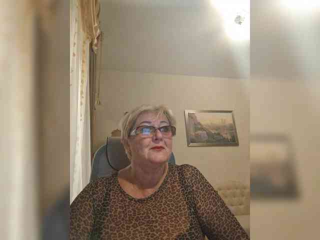 KarinkaSweet webcam