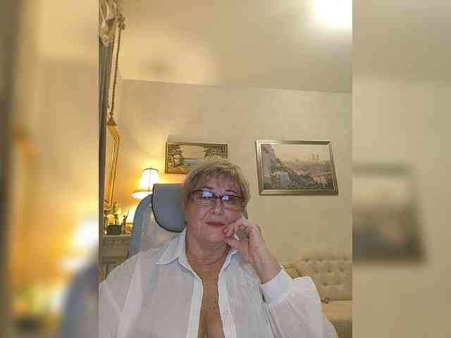 KarinkaSweet webcam