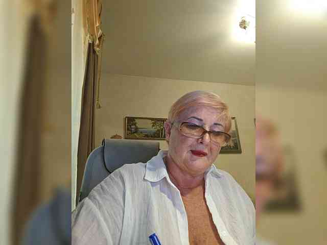 KarinkaSweet webcam