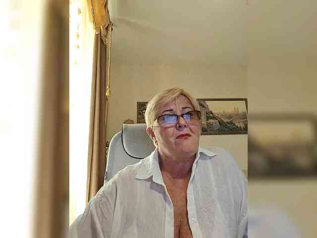 KarinkaSweet webcam