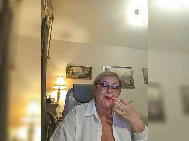 KarinkaSweet webcam