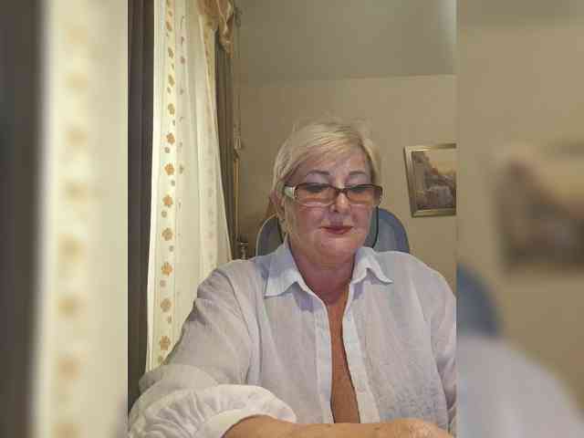 KarinkaSweet webcam