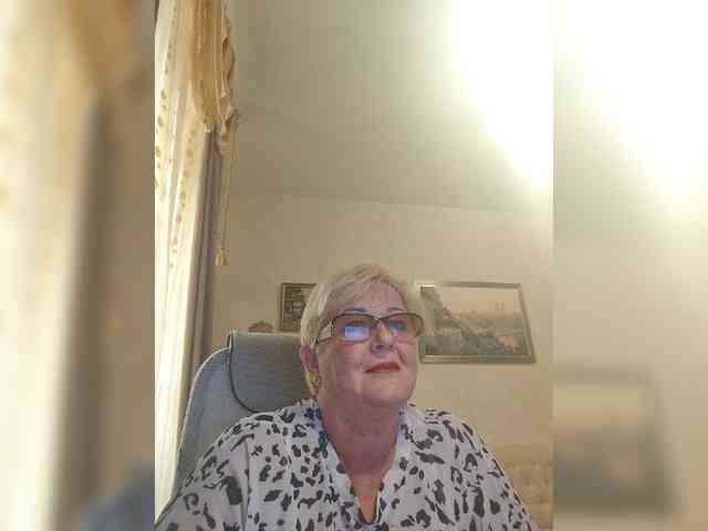 KarinkaSweet webcam