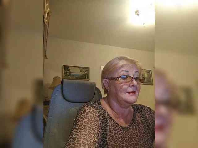 KarinkaSweet webcam
