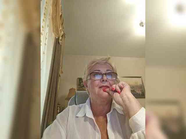 KarinkaSweet webcam