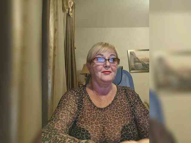 KarinkaSweet live female cam on bongacams