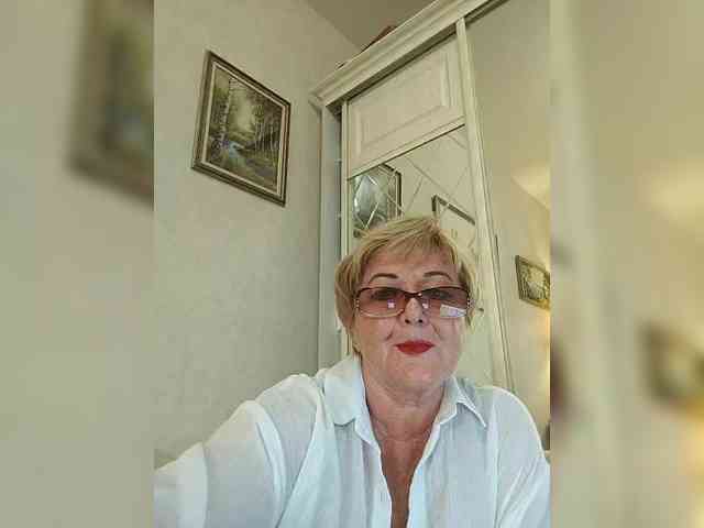 KarinkaSweet webcam