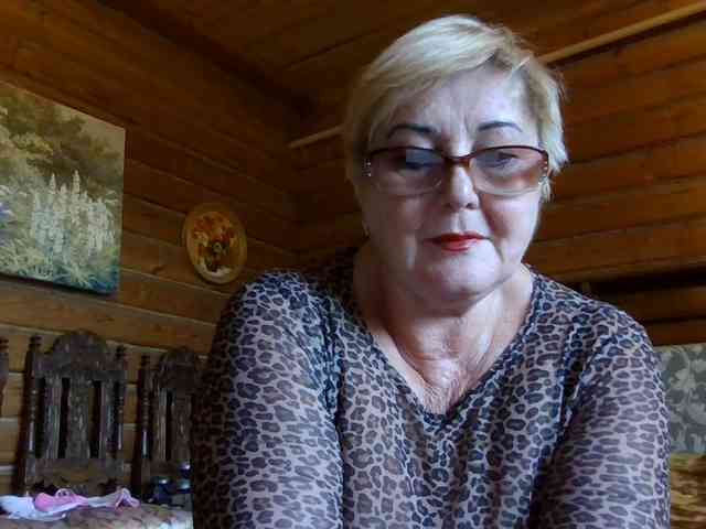 KarinkaSweet webcam