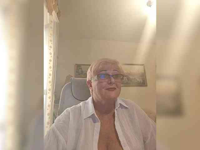 KarinkaSweet webcam