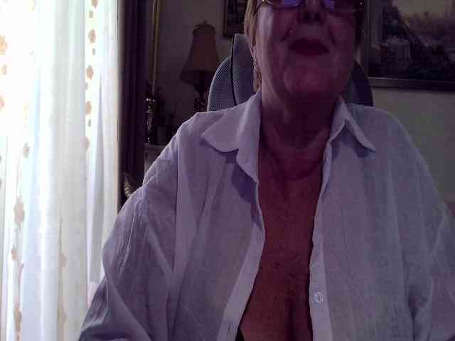 KarinkaSweet webcam