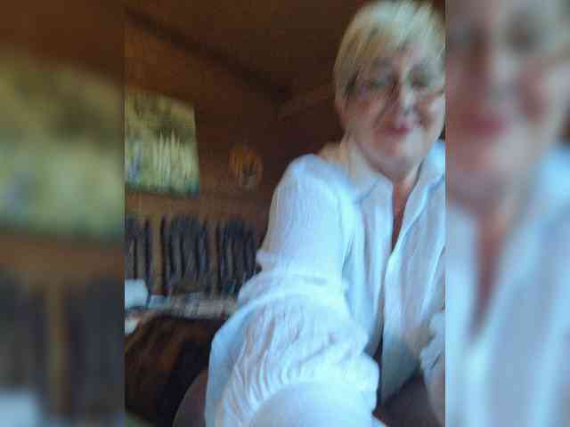 KarinkaSweet webcam