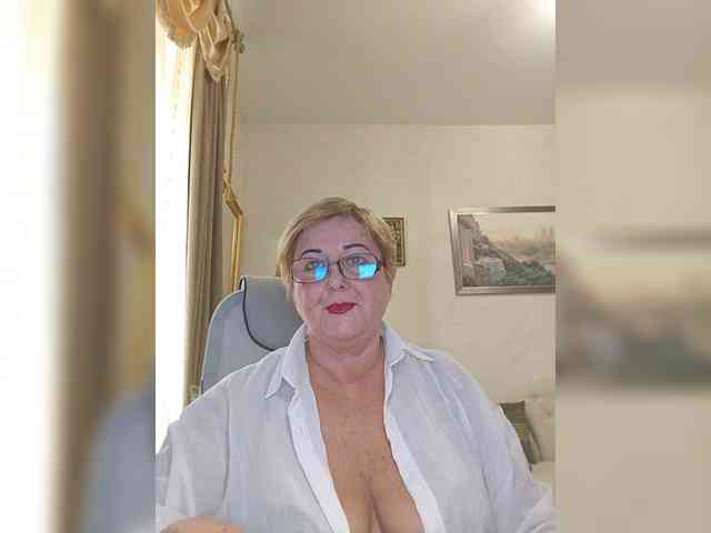 KarinkaSweet webcam