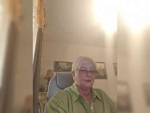KarinkaSweet webcam