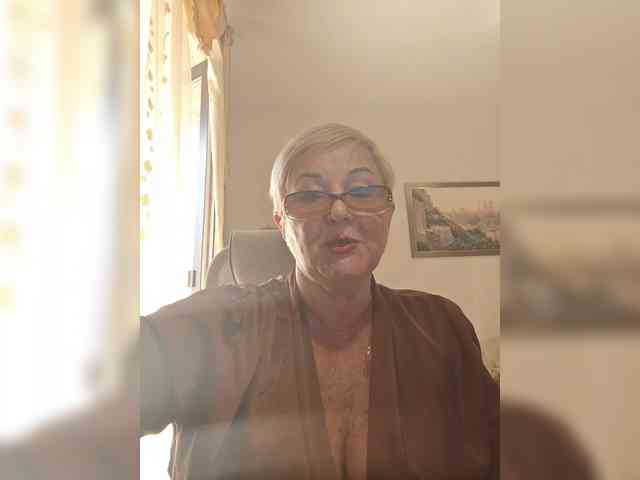 KarinkaSweet webcam