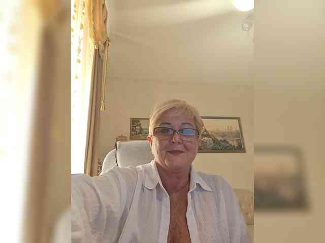 KarinkaSweet webcam
