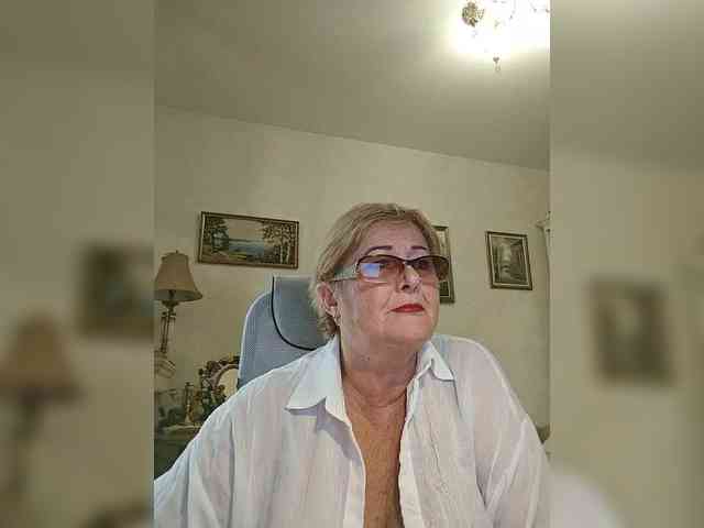 KarinkaSweet webcam