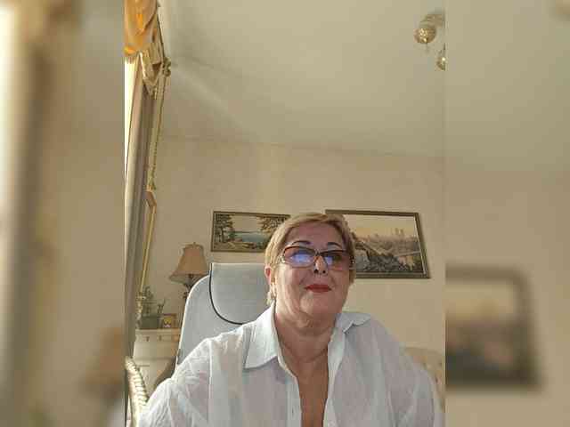 KarinkaSweet webcam