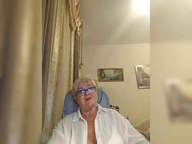 KarinkaSweet webcam
