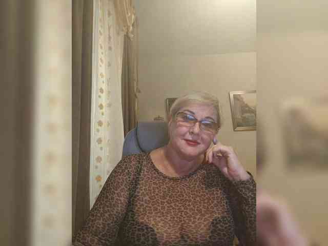 KarinkaSweet webcam