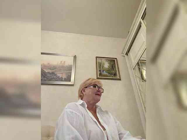 KarinkaSweet webcam