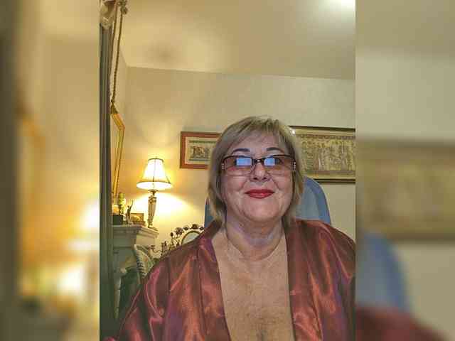 KarinkaSweet webcam