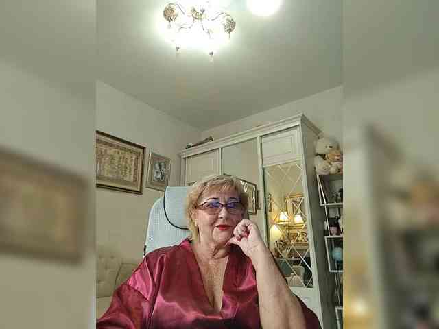 KarinkaSweet webcam