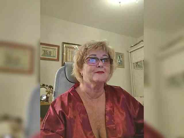 KarinkaSweet webcam