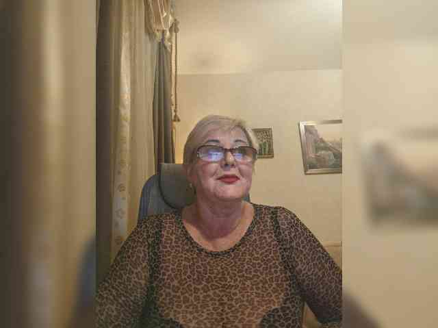 KarinkaSweet webcam