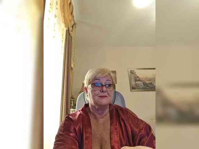 KarinkaSweet webcam