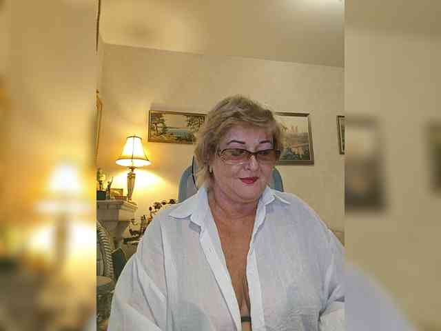 KarinkaSweet webcam