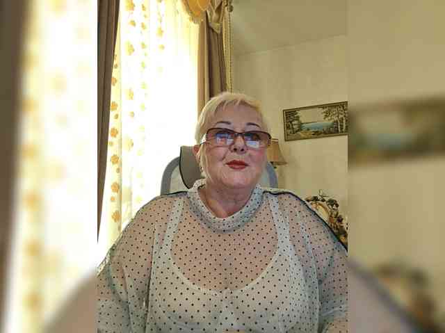 KarinkaSweet webcam