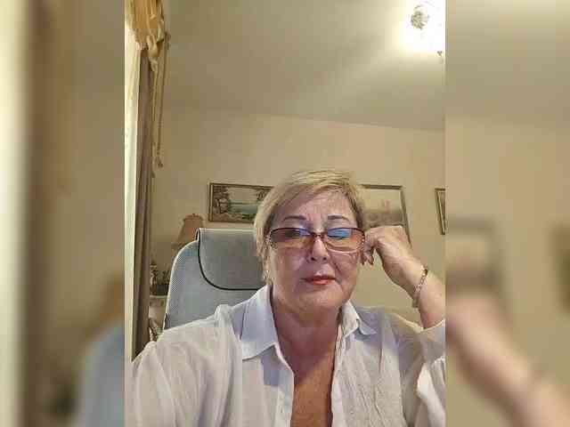 KarinkaSweet webcam