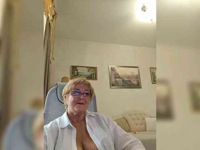 KarinkaSweet webcam