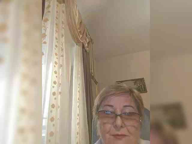 KarinkaSweet webcam