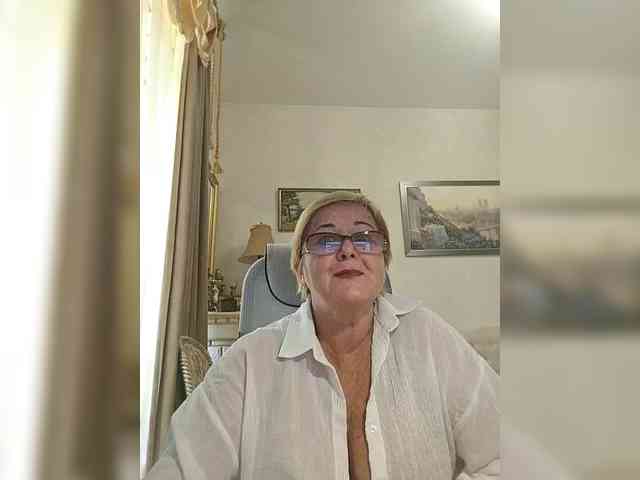 KarinkaSweet webcam