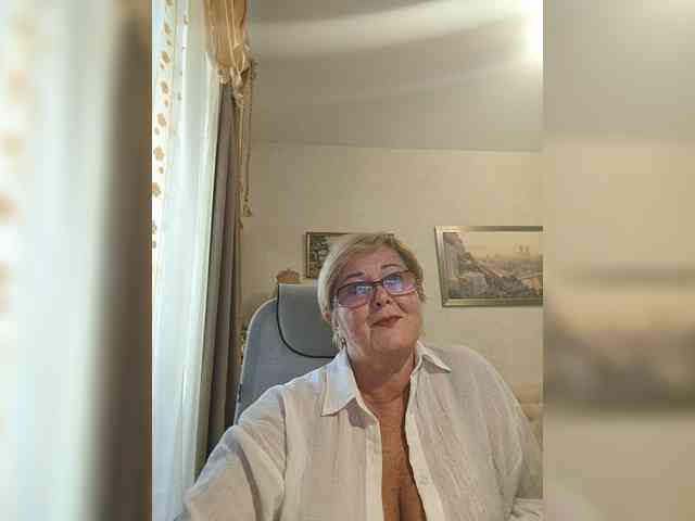 KarinkaSweet webcam