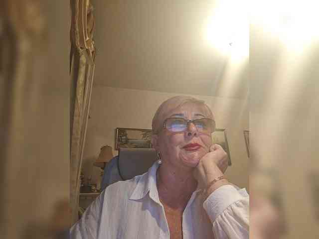 KarinkaSweet webcam