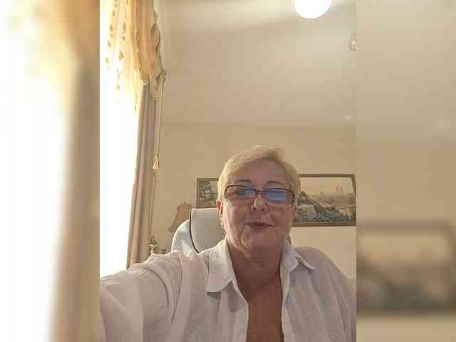 KarinkaSweet webcam