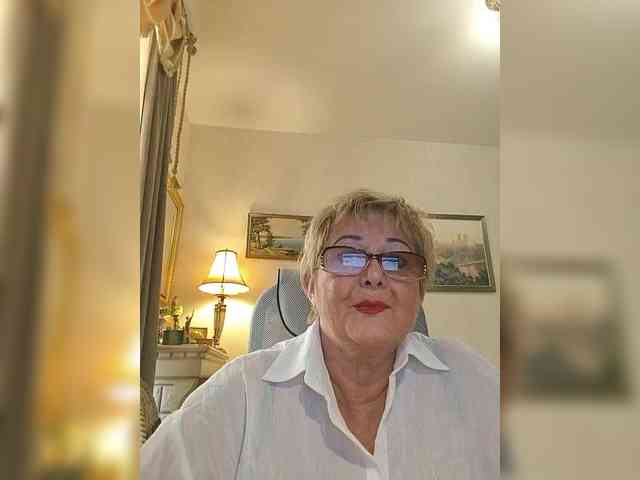 KarinkaSweet webcam