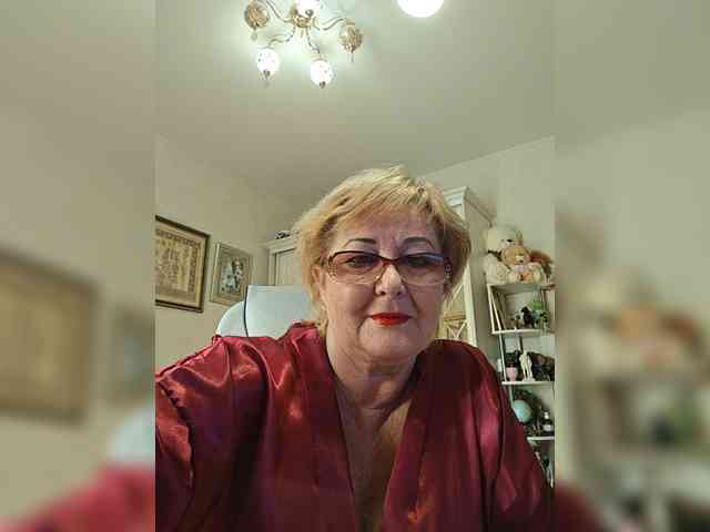KarinkaSweet webcam