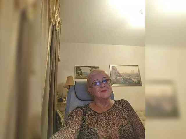 KarinkaSweet webcam