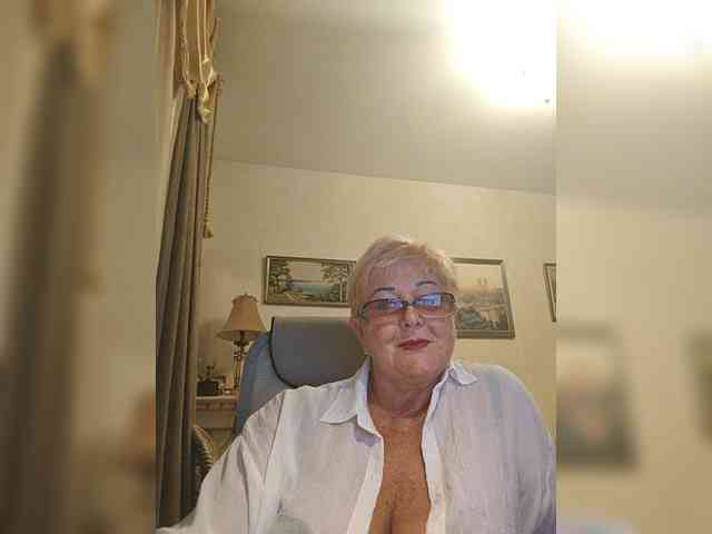 KarinkaSweet webcam