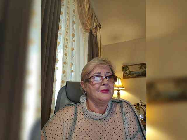KarinkaSweet webcam